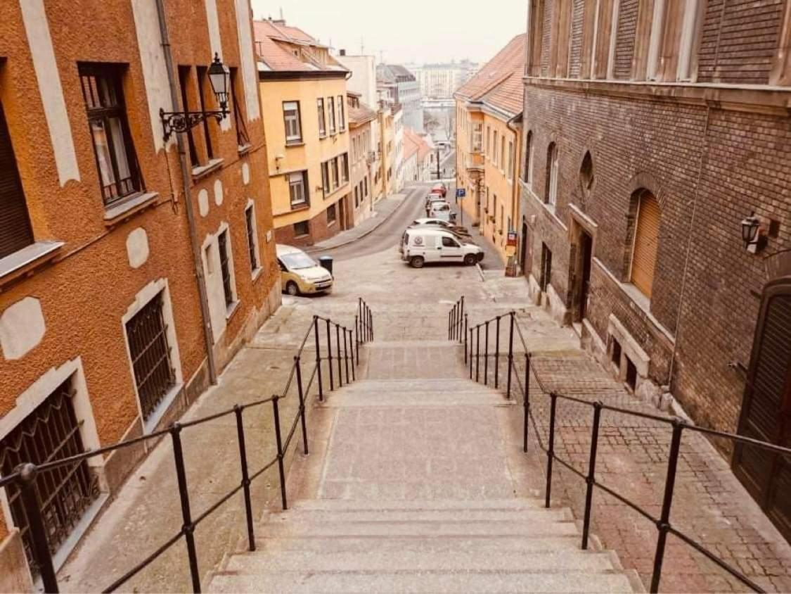 Pala Gardem Appartamento Budapest Esterno foto